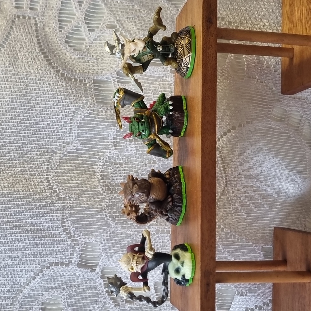 Skylanders Activision 2011 Bundle Of 4 ~  Ghost Roaster Dino Rang Bash & Voodood